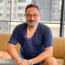 Linuspen, 19761005, Baltimore, Maryland, United States Linuspen, 19761005, Baltimore, Maryland, United States