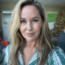 Mariabw, 19720719, Signal Hill, California, United States