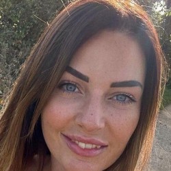 angelmxzv, 19800404, Burnaby, British Columbia, Canada