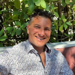 Larryfb2, 19771004, Brisbane, Queensland, Australia Larryfb2, 19771004, Brisbane, Queensland, Australia