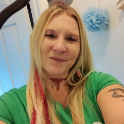 Petalsofrose74, 19720716, Salt Spring Island, British Columbia, Canada Petalsofrose74, 19720716, Salt Spring Island, British Columbia, Canada