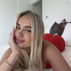 Janesarah, 19941230, Ardrossan, Alberta, Canada