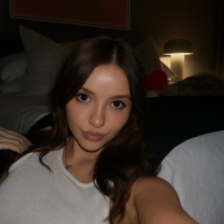 Lauragimmick, 19980610, Acton, Ontario, Canada Lauragimmick, 19980610, Acton, Ontario, Canada