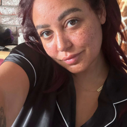 Emilycheree001, 19880417, Alliston, Ontario, Canada