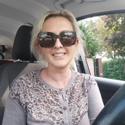 Cecile2401, 19850124, Combre, Rhône-Alpes, France Cecile2401, 19850124, Combre, Rhône-Alpes, France