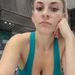 Yasmine00, 19890403, Gander, Newfoundland, Canada