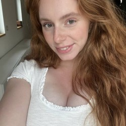 Abigall279, 19980918, Toronto, Ontario, Canada Abigall279, 19980918, Toronto, Ontario, Canada