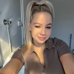 Clarawilliams0913, 19960507, Zurich, Ontario, Canada