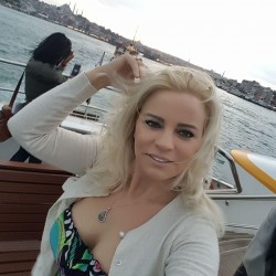 rosiemm, 19770403, Montreal, Quebec, Canada